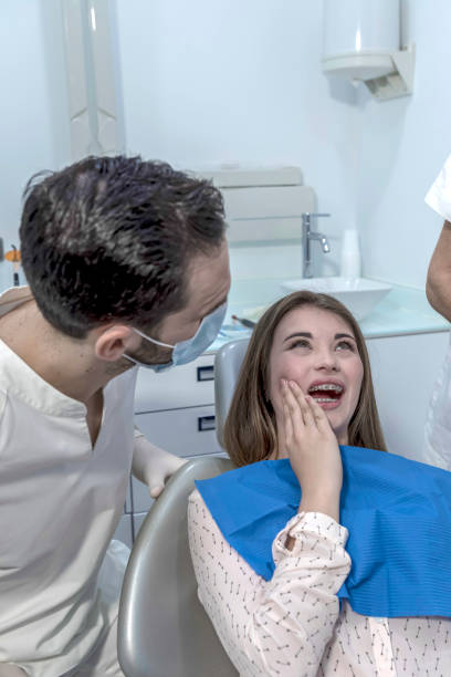 Best Emergency Dental Care for Broken or Chipped Teeth in Winthrop, IA